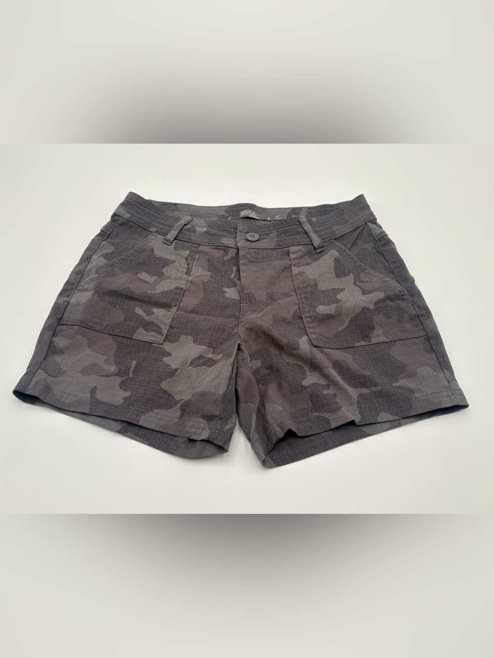 prAna Camo Stretch Shorts Women Size 8 Hiking Outdoor Casual